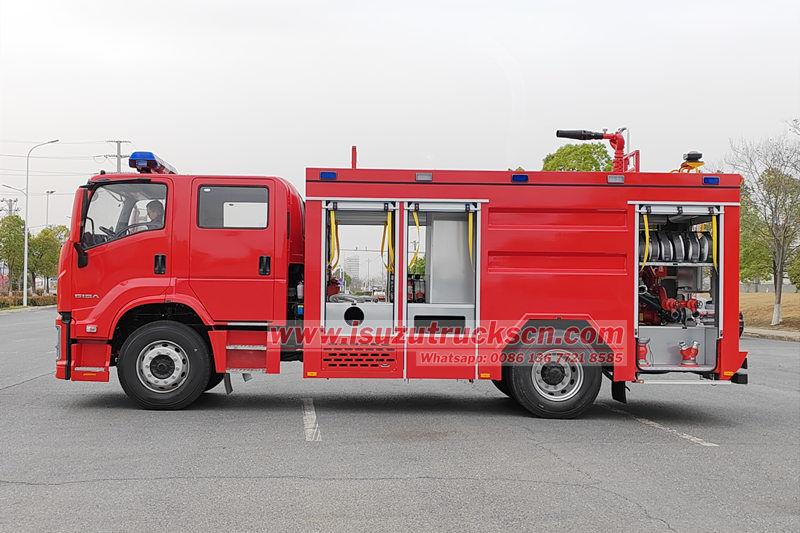 Isuzu foam powder fire truck