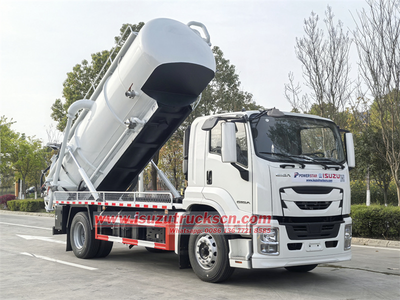 Isuzu FTR 10 cubic meter combined dredging vehicle