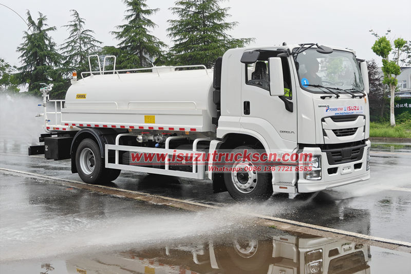Isuzu mobile water bowser