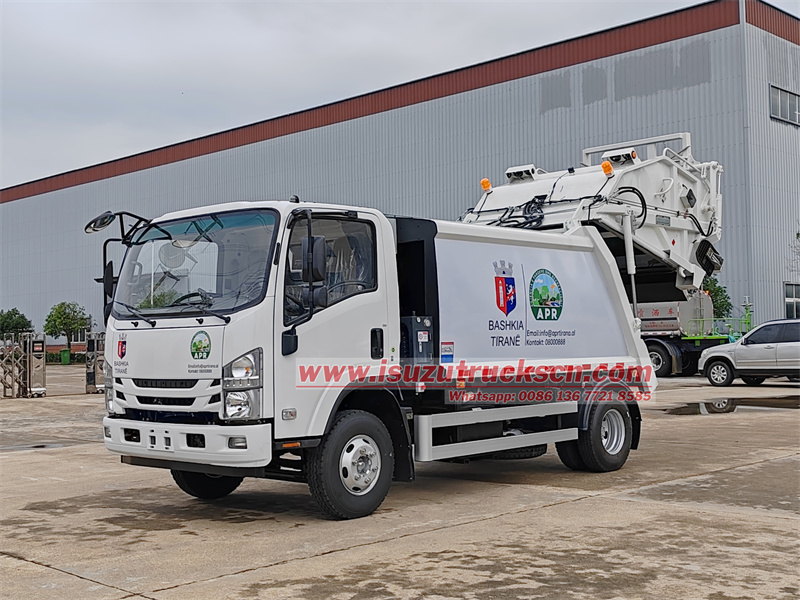 Albania Isuzu 6 cbm hydraulic compaction truck
