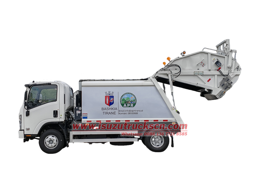 Isuzu KV600 back loading garbage truck