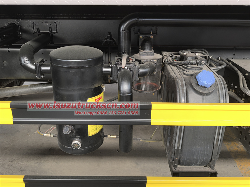 Isuzu FTR GIGA 10cbm fecal cleaning truck