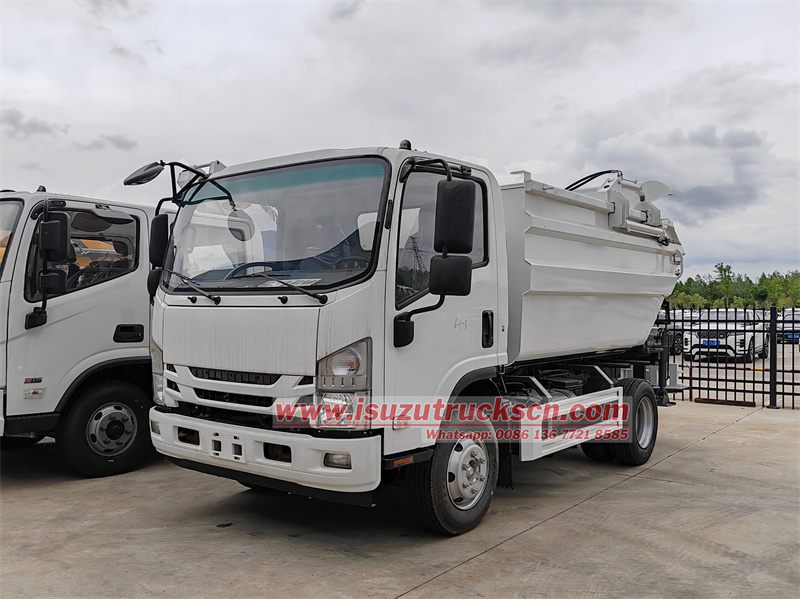 ISUZU NPR 6cbm Self-loading Garbage Truck