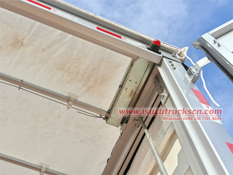 ISUZU FVR 4x2 7.5m tarpaulin truck