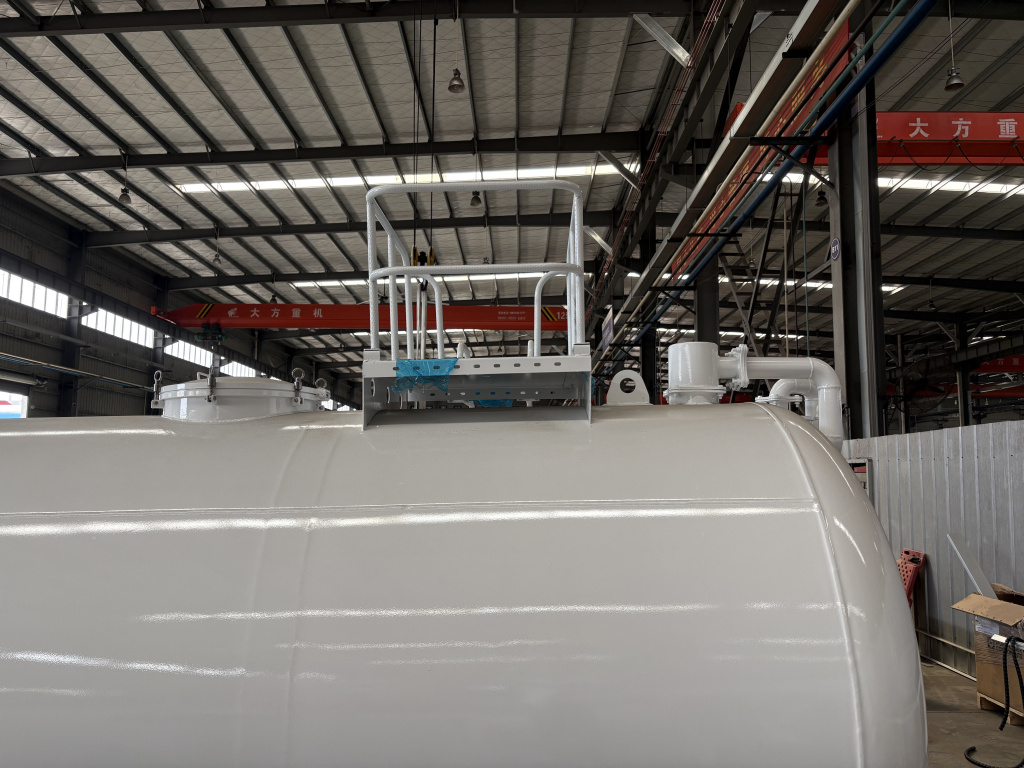 Philippines Vacuum truck tanker bodies with Jurop PN106D