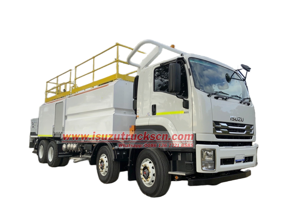 Isuzu 25,000 liters refined fuel delivery truck