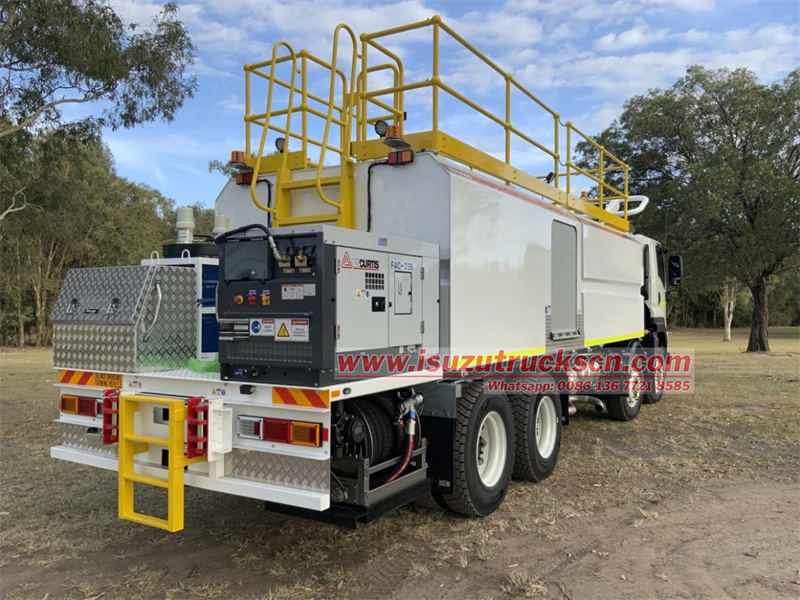 Isuzu GIGA 8X4 VC61 25cbm fuel dispenser truck