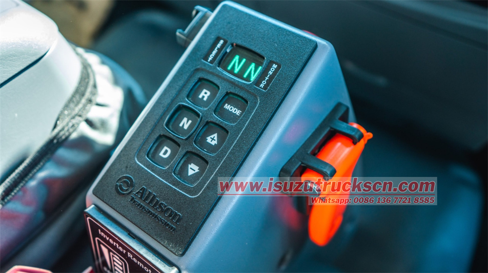 Isuzu FVZ fuel lubrication and diesel refueling truck