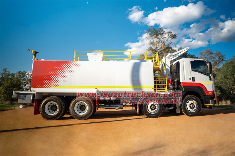 Isuzu 8x4 20000L fresh water delivery truck