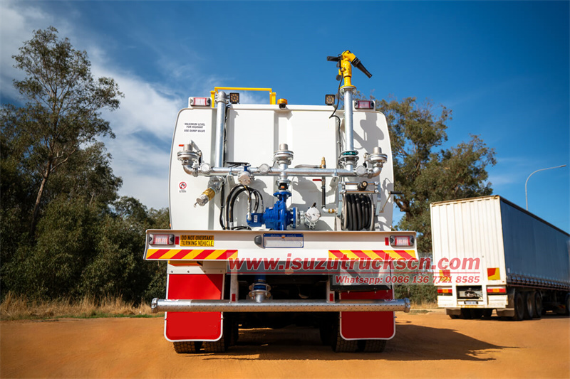 Isuzu GIGA 8X4 20CBM portable water carrier truck