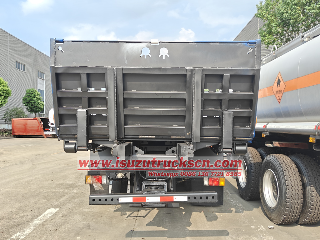 Isuzu giga Flatbed Towing Service truck wrecker