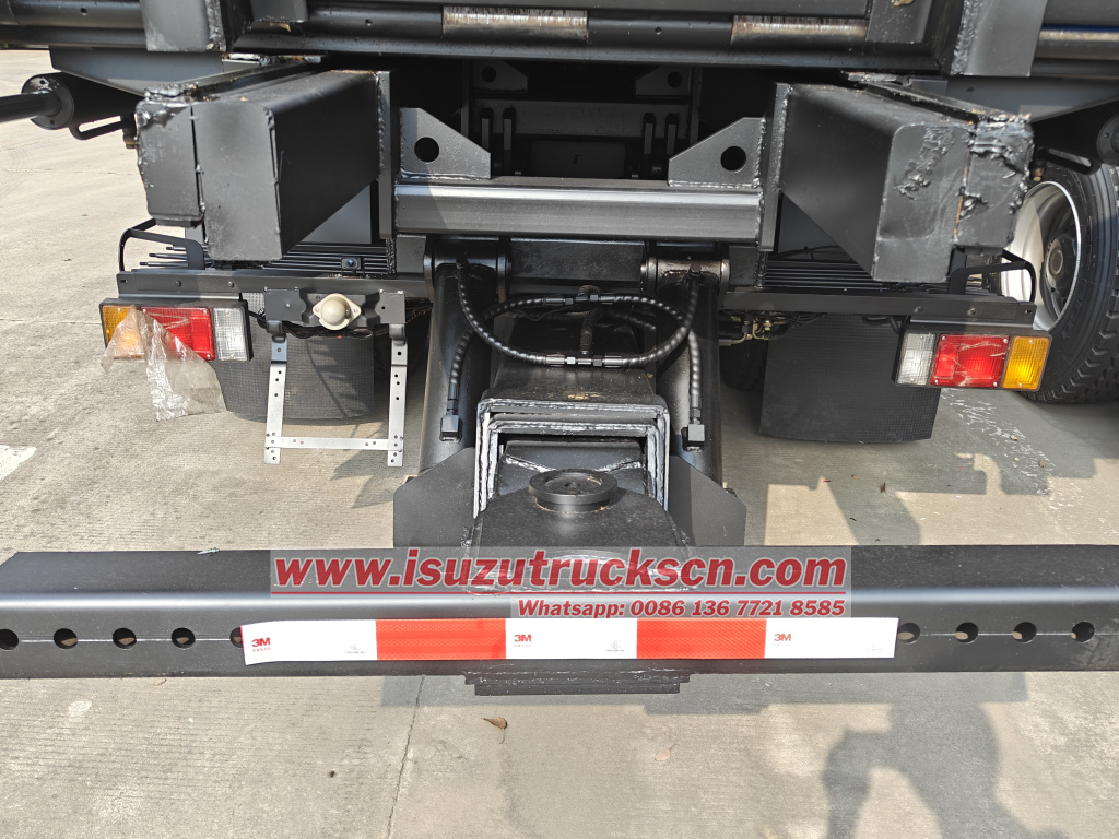 Isuzu giga Flatbed Towing Service truck wrecker