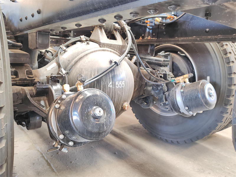 Isuzu GIGA 6x4 heavy duty truck chassis