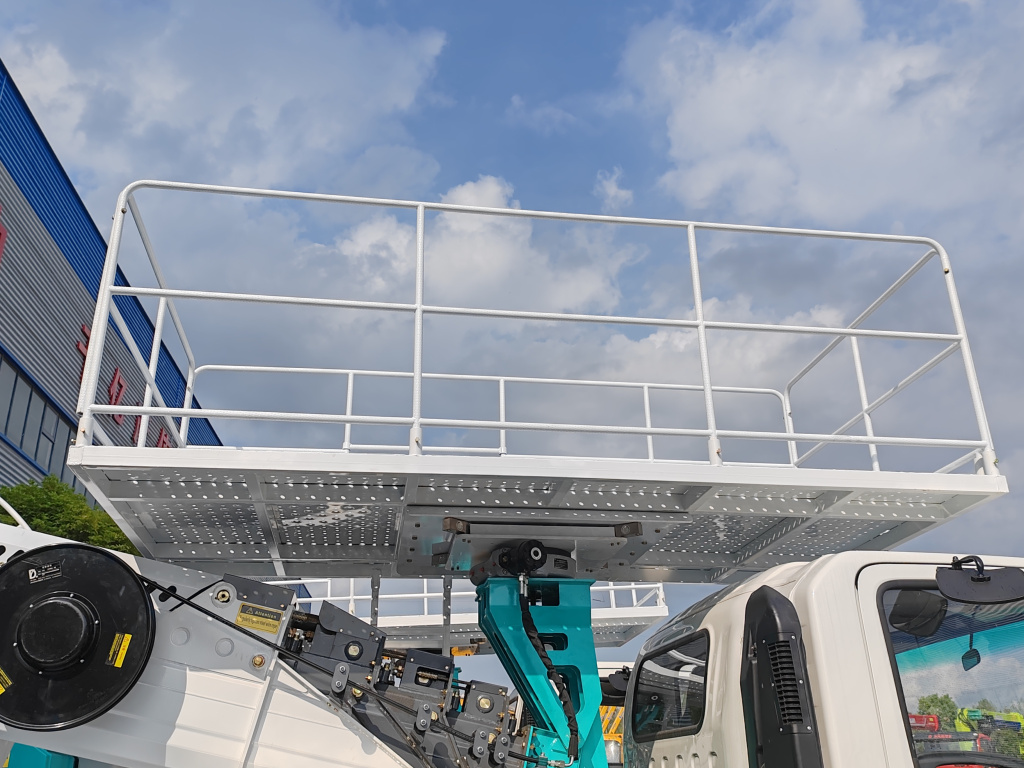 Isuzu 20M KV100 Truck-Mounted Aerial Platform