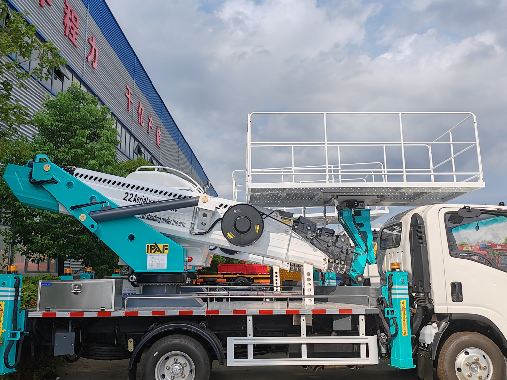 Isuzu 20M KV100 Truck-Mounted Aerial Platform