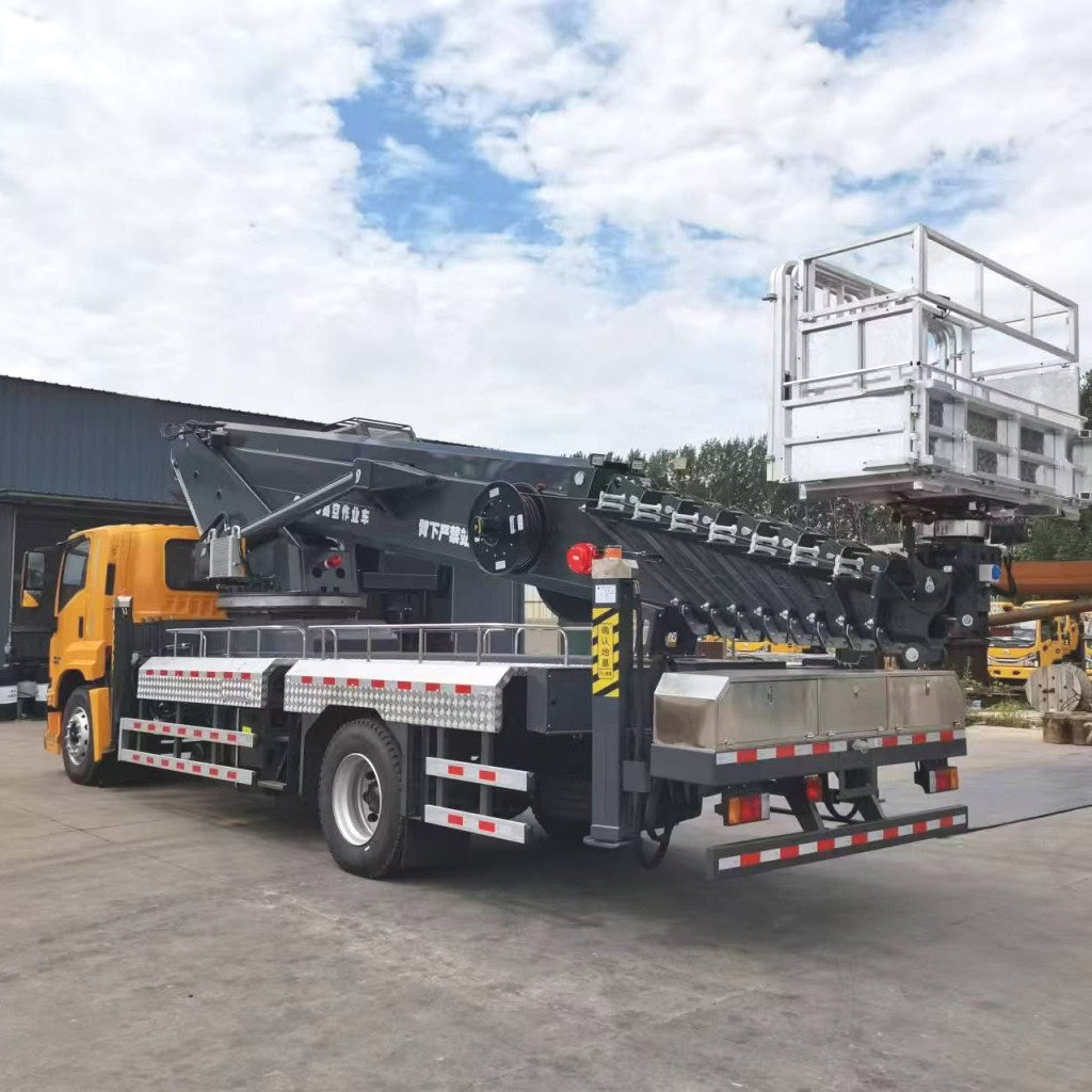 60M high place operation truck on Isuzu Giga