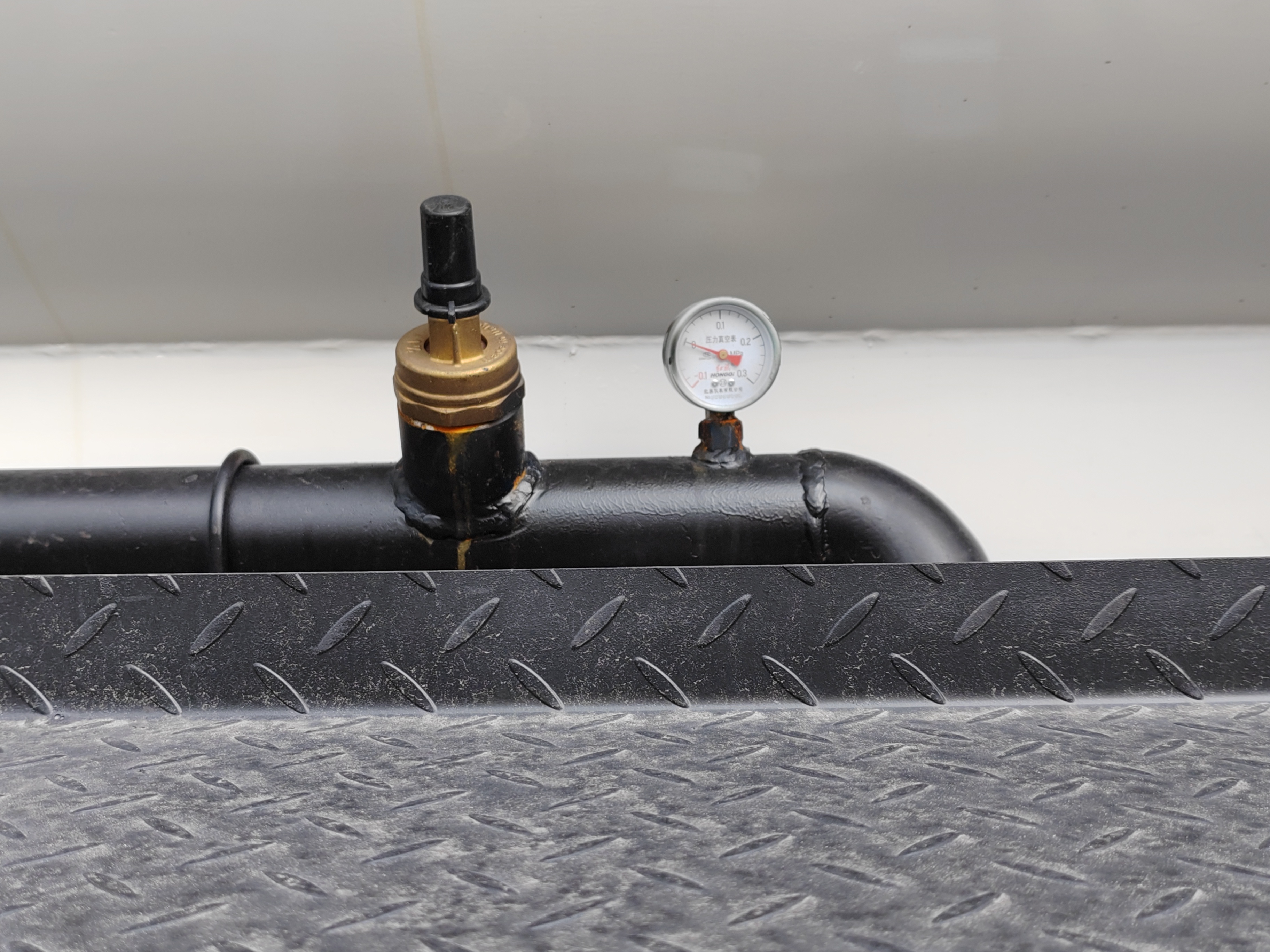 Vacuum pressure gauge