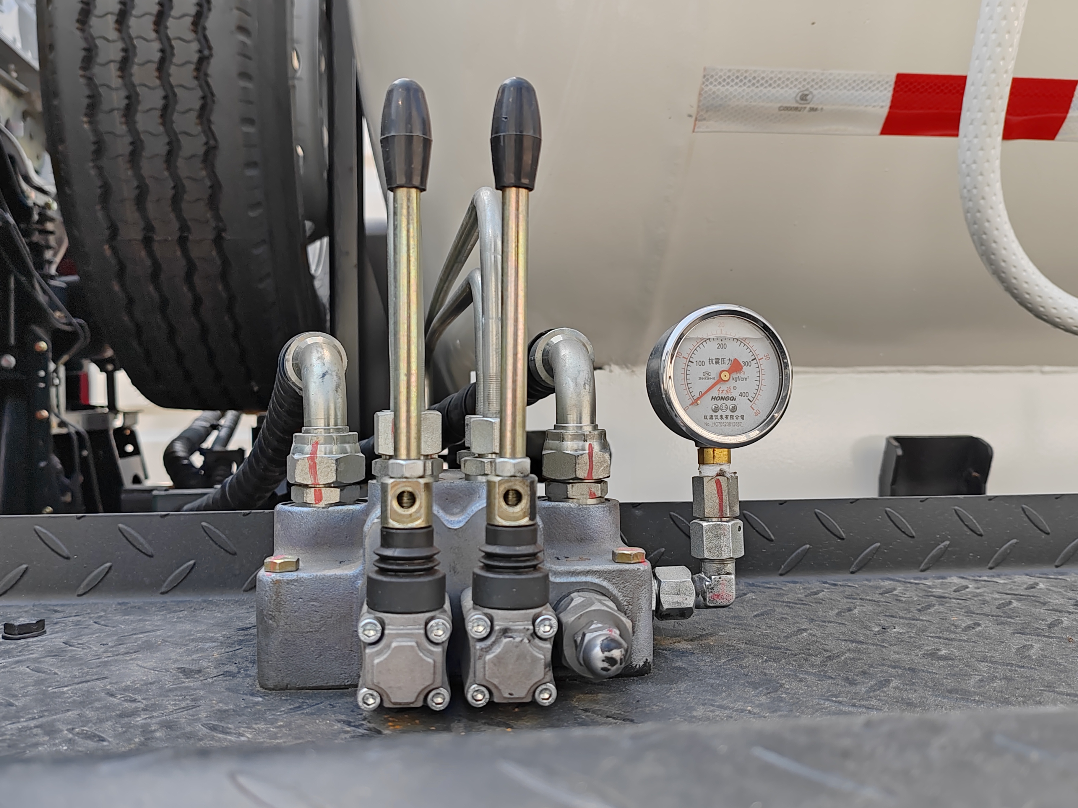 manual hydraulic operating valve 