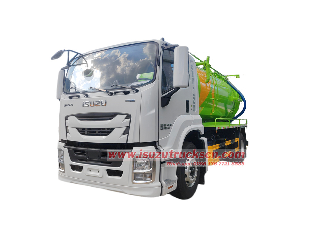 Isuzu FTR GIGA 12CBM vacuum suction truck