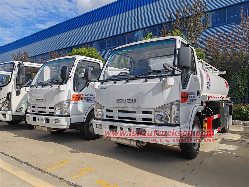 Isuzu 100P refined fuel tanker truck
