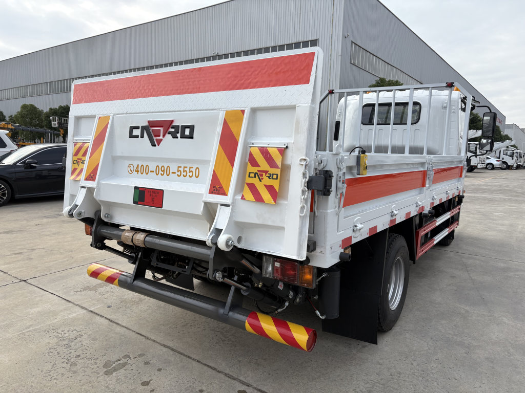 Isuzu brand EV Cargo Truck Electric operation