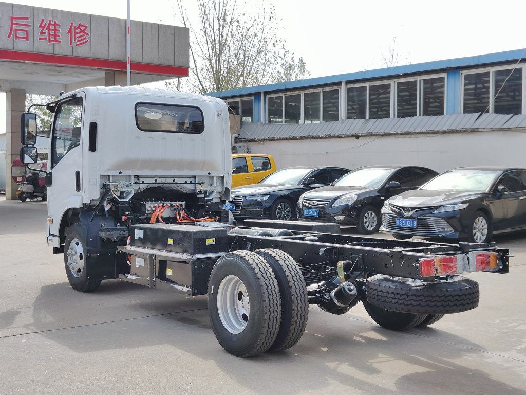 EV Cab chassis truck Isuzu