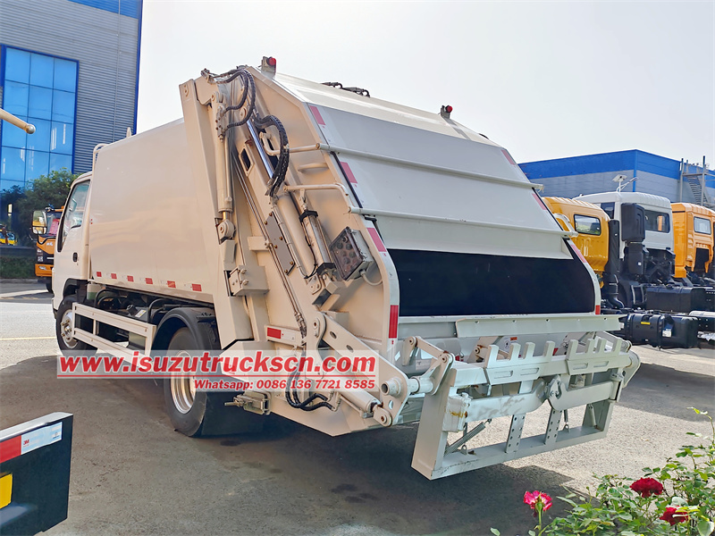 Isuzu 100P 7cbm waste collection truck