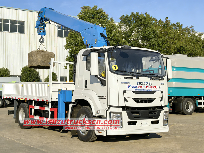 Moldova Isuzu FTR GIGA cargo truck mounted 10tons boom crane