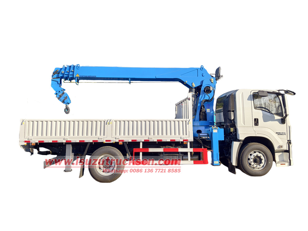 Isuzu FTR GIGA 10T boom crane truck