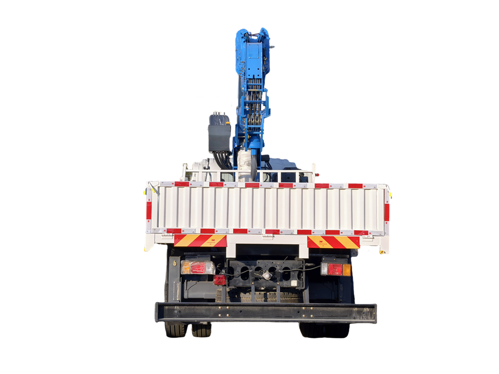 Isuzu 6x4 GIGA 14T boom crane truck