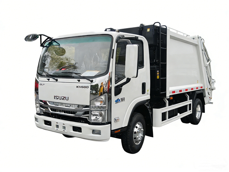 Garbage compactor truck
