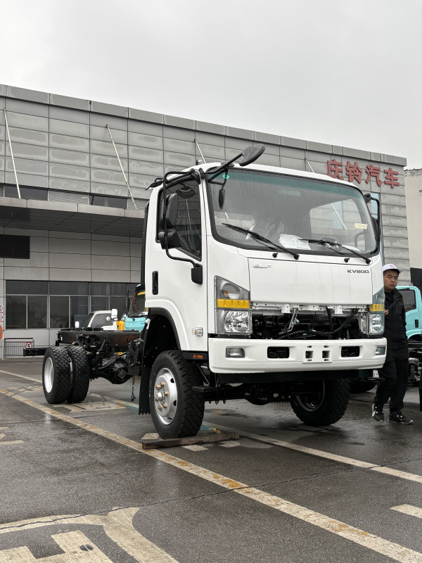 4x4 drive Isuzu KV800 truck chassis