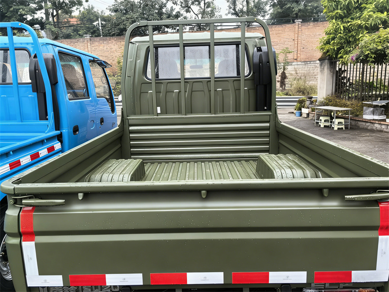 ISUZU 100P Double cabin small cargo truck