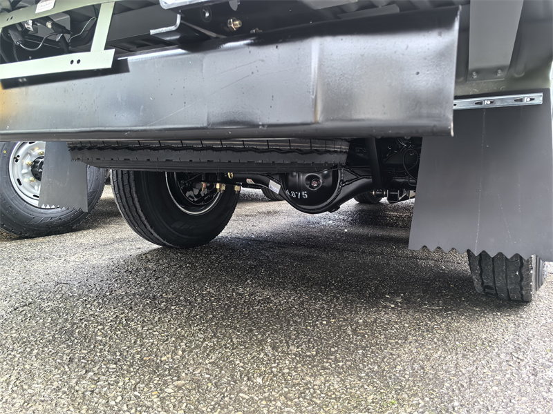 Isuzu 100P NKR double-row light cargo truck