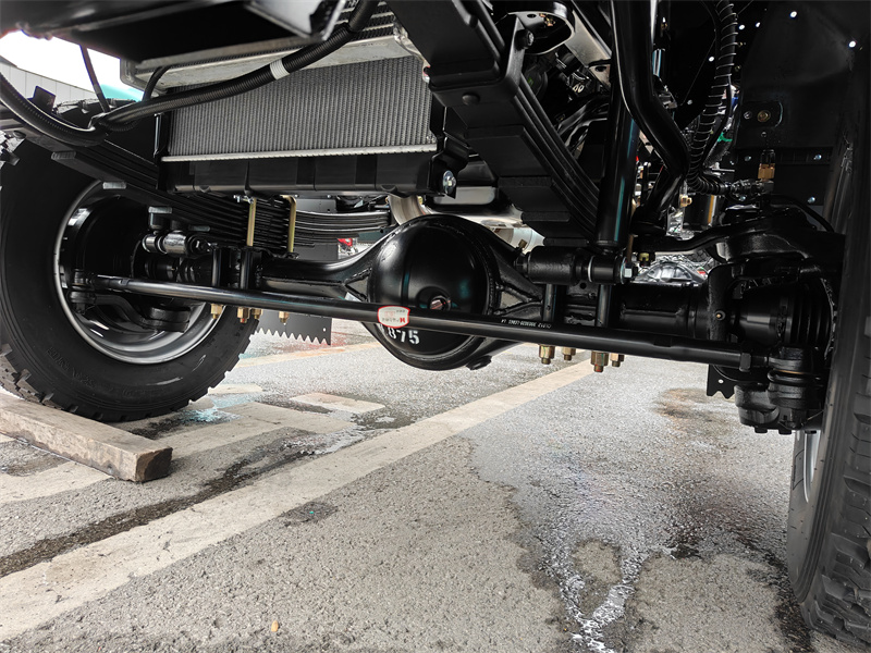 Isuzu KV800 medium truck chassis