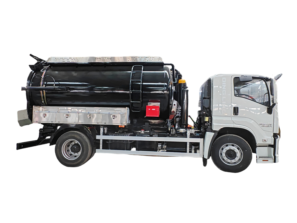 Isuzu FTR sludge vacuum pumper tanker truck