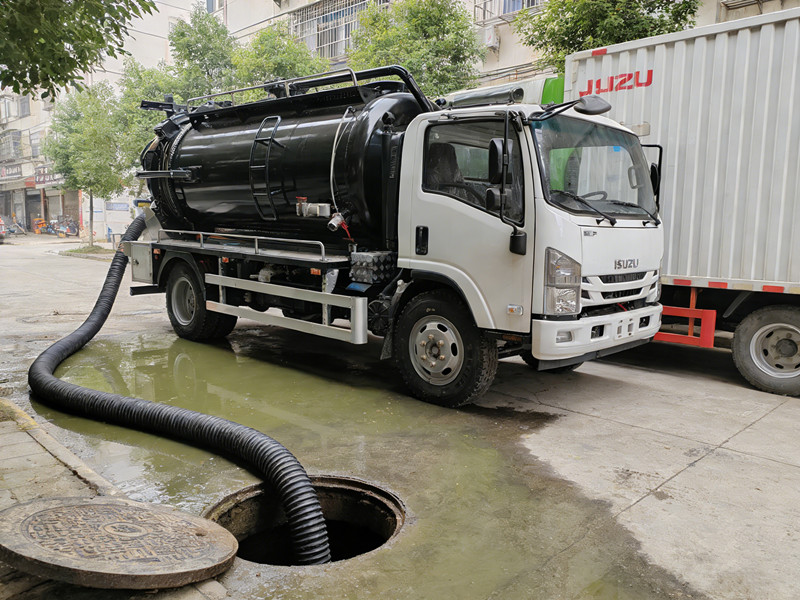 Isuzu ELF 8cbm hydro jet drain cleaning truck