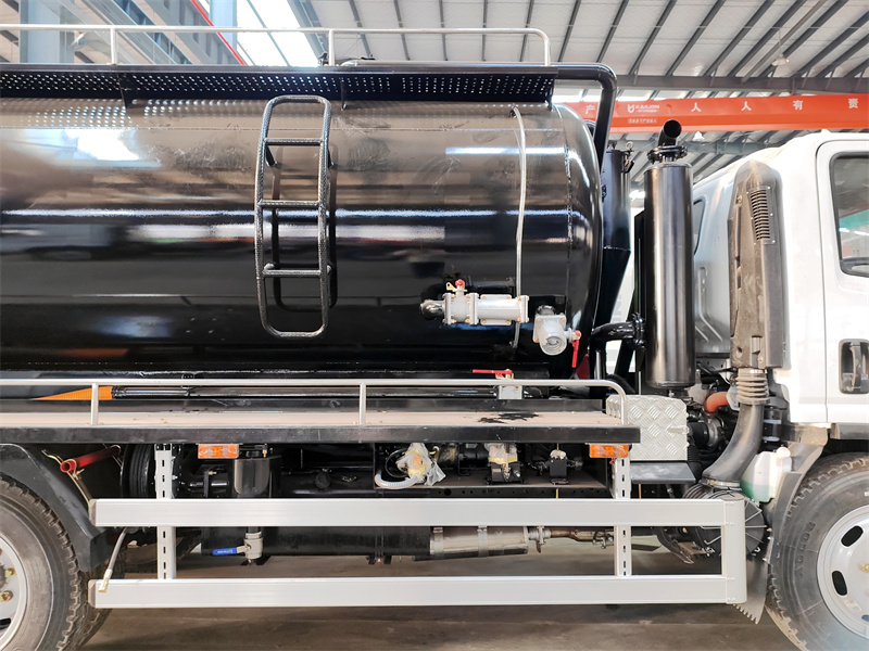 Isuzu 700P 8cbm Combined vacuum Jetting truck 