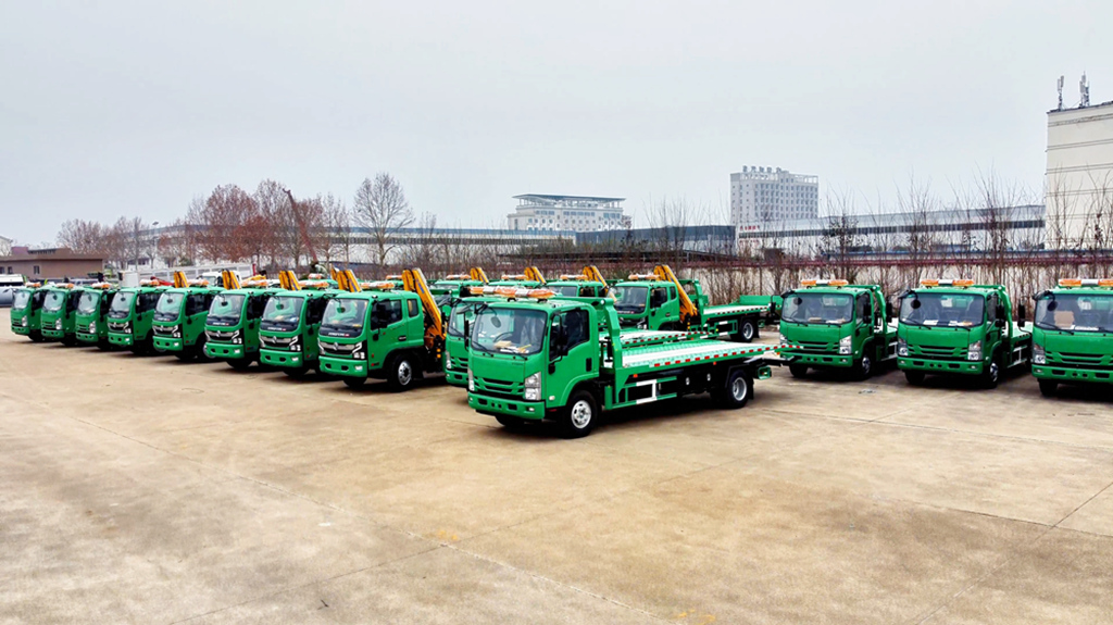 isuzu KV800 wrecker towing truck