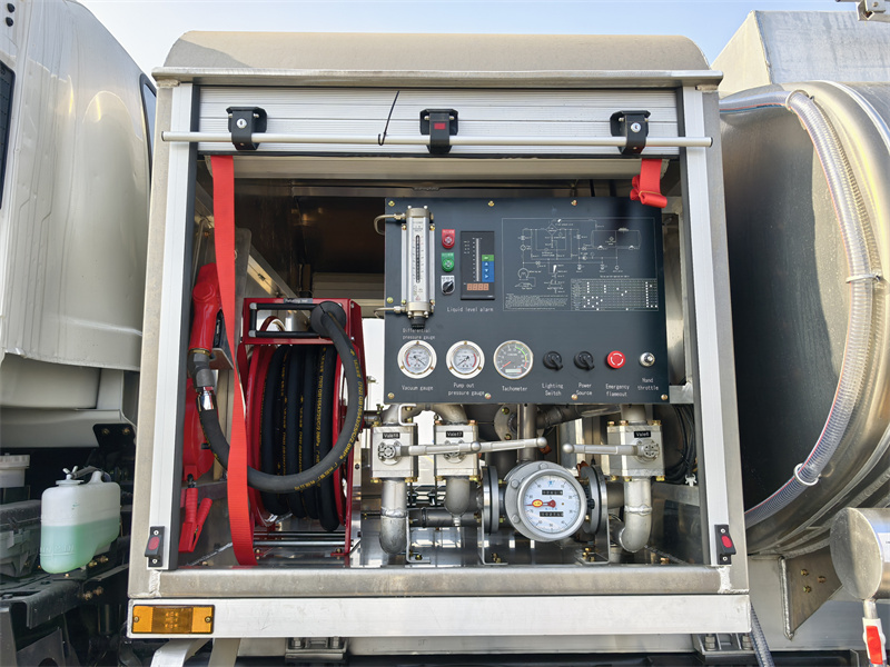 Refueling reel,control panel,valve