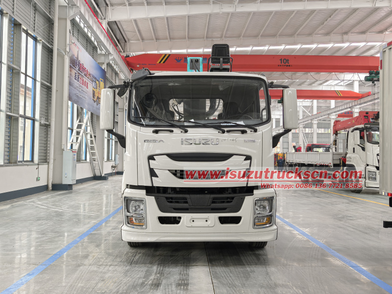 ISUZU QL1180JQFRCY 4HK1-TCG62 cab chassis truck front view