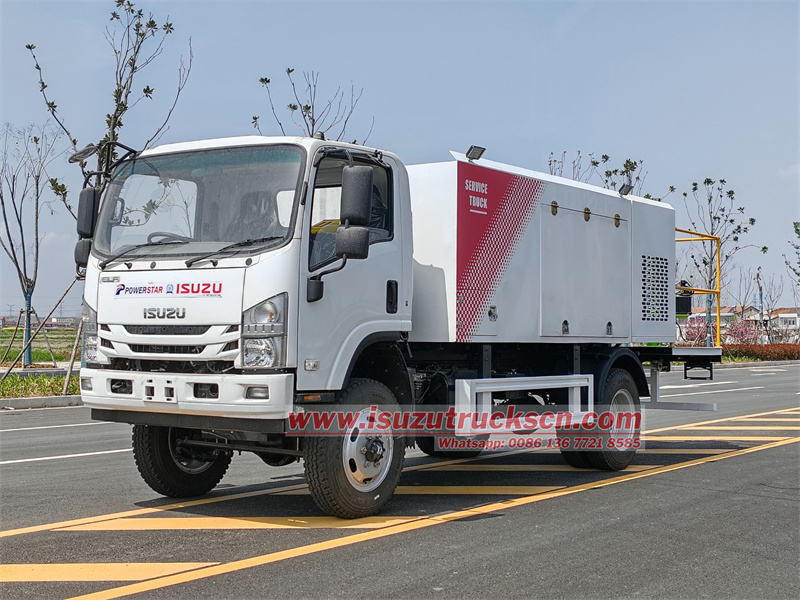 Isuzu NPR 700P 4x4 Automatic RHD Lubrication Service Truck