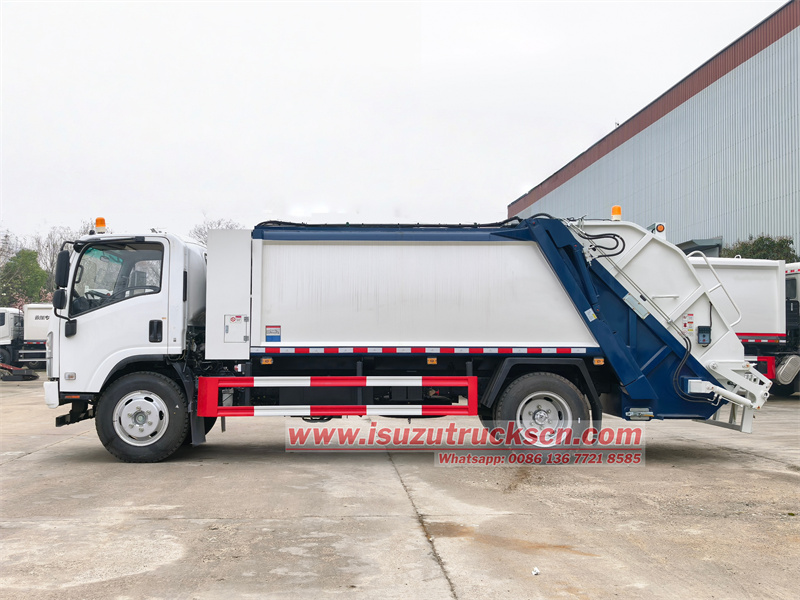 Isuzu republic service 8.5 CBM rear loader