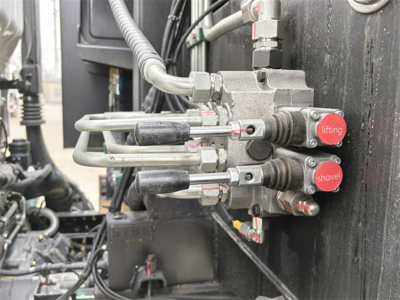 Driver's Side Manual Operating Valve