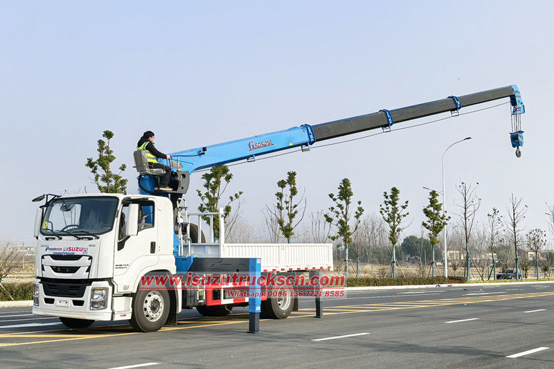 Isuzu GIGA service boom truck