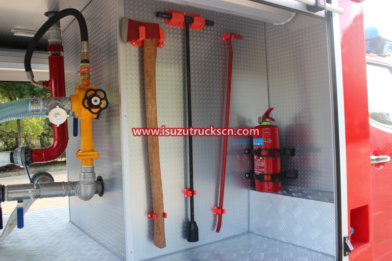 japan Isuzu 4x4 pickup fire fighting truck factory pictures