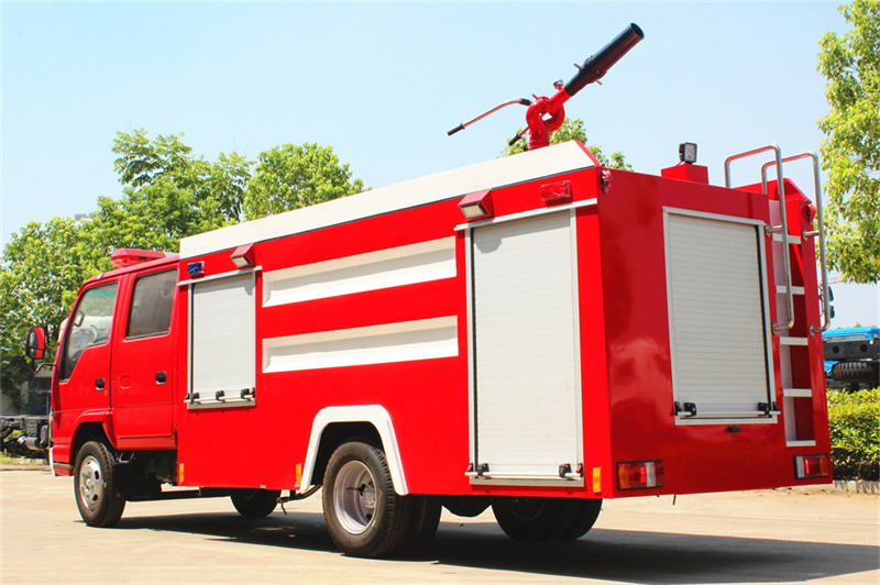 Isuzu 2000 liters water tank fire fighting truck