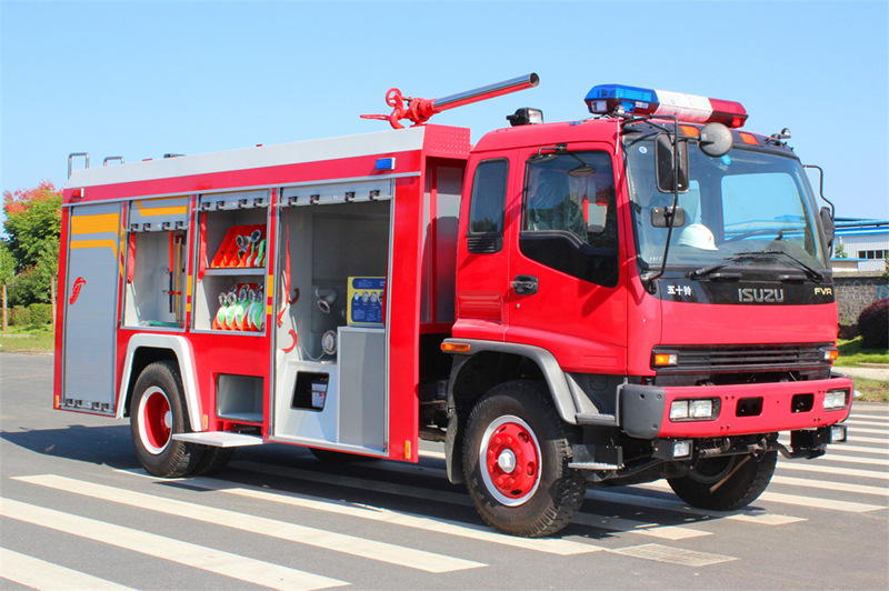 5500L ISUZU Foam Fire VehicleISUZU Water Tank Fire Truck