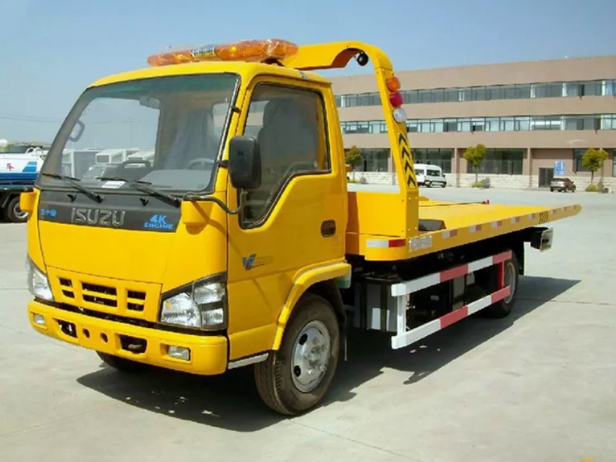 Isuzu wrecker towing salvage Carrier truck For Sale