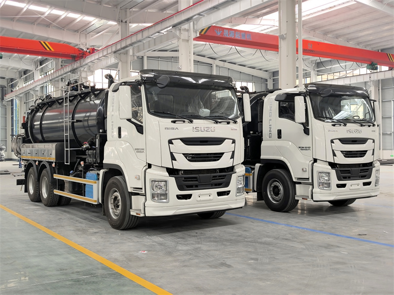 Isuzu GIGA 6X4 15000L combination jetting pump tanker
